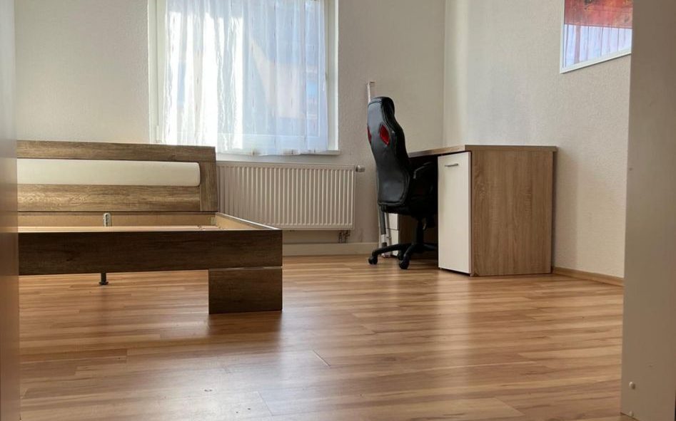 Kastorstraße großes Zimmer